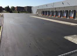 Best Asphalt Driveway Installation  in El Valle De Arroyo Seco, NM